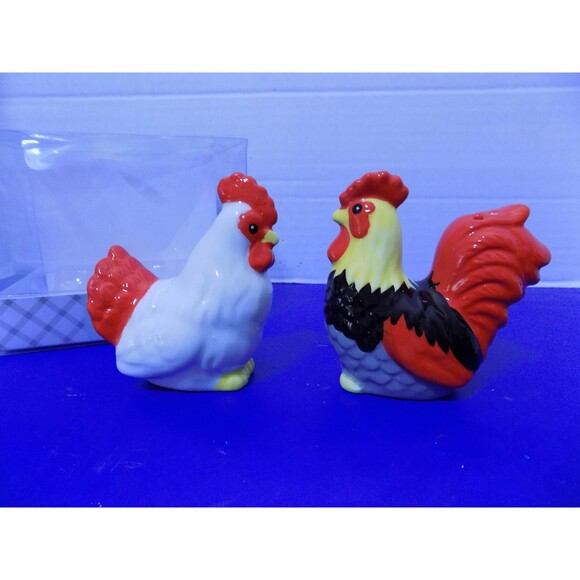 NEW Olivias Pantry Rooster Chickens Hens Salt and Pepper Shakers Country Home - Picture 5 of 7